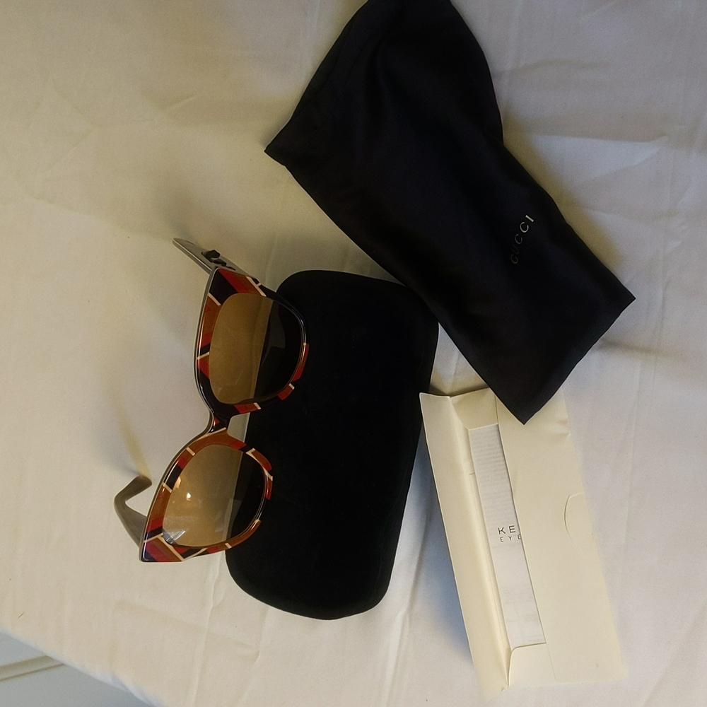 Awsome Vintage Ladies Gucci Sunglasses